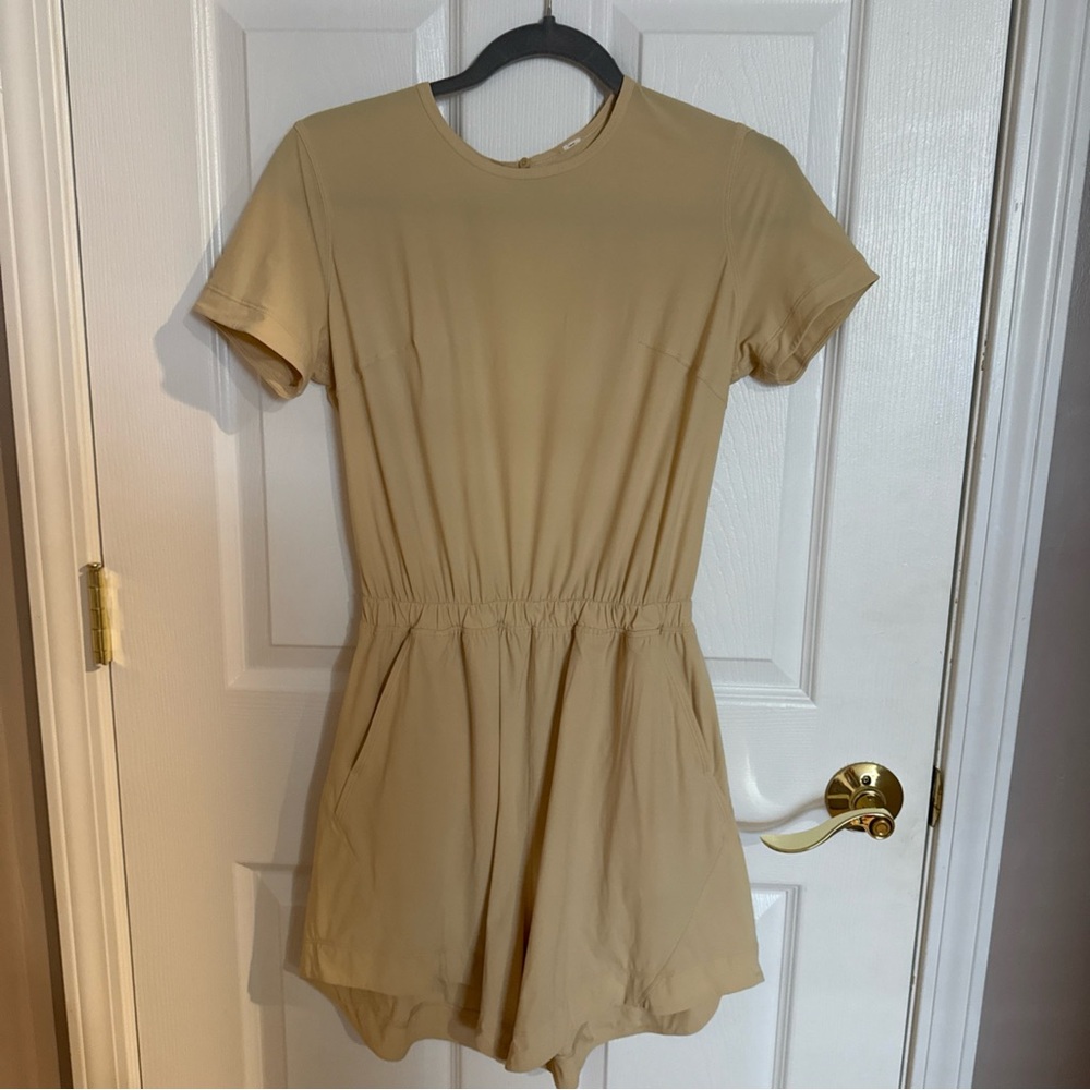 Lululemon Athletica High-Neck Romper Prosecco Size 4